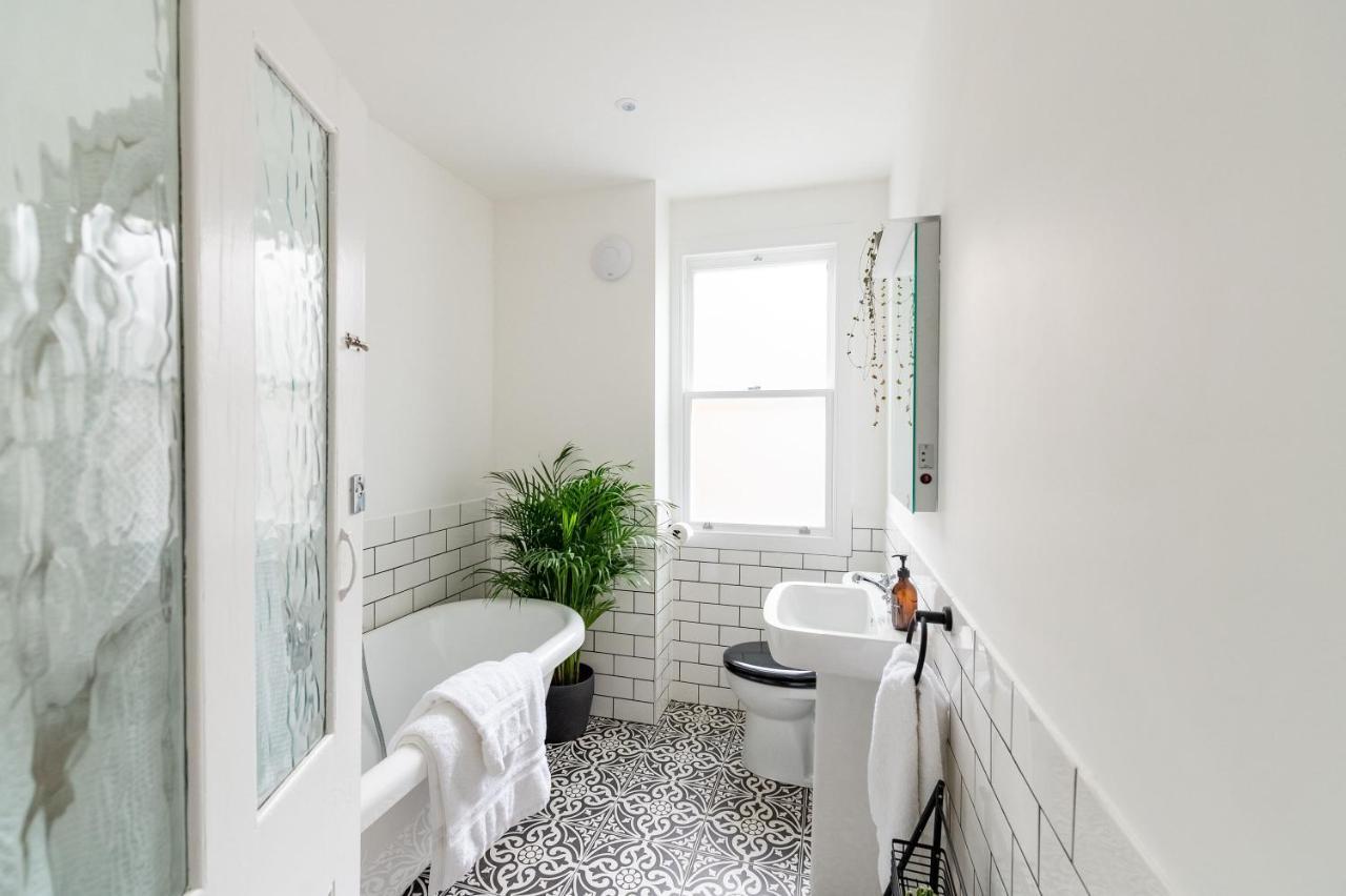 Doghouse Bed & Breakfast Margate